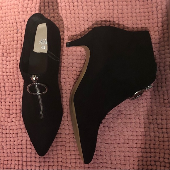 【H&M】ANKLE BOOTIE WITH ZIPPER DETAILS. Size 8 - Picture 4 of 8